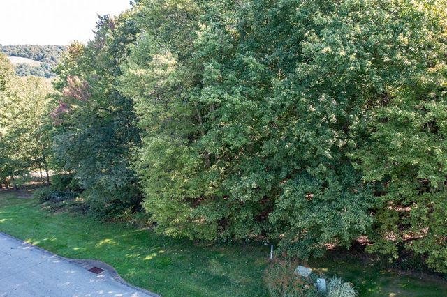 117 Blackthorn Drive, Penn Twp, PA 16002