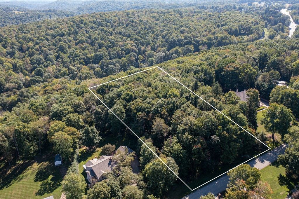 117 Blackthorn Drive, Penn Twp, PA 16002