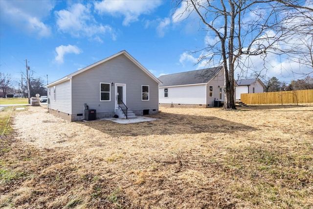 713 Hunt St, Winchester, TN 37398