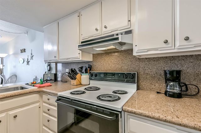 7310 Seawall Boulevard 907, Galveston, TX 77551