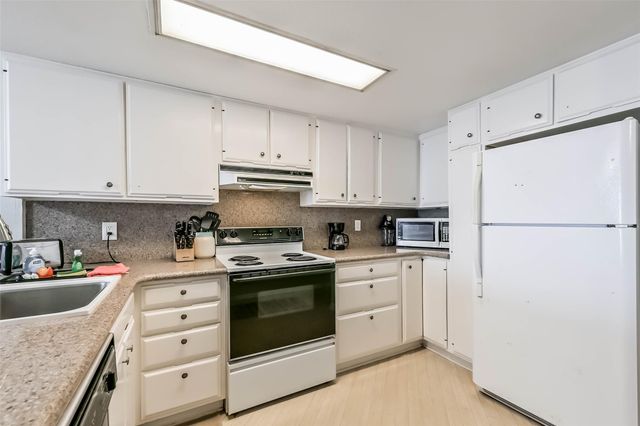 7310 Seawall Boulevard 907, Galveston, TX 77551