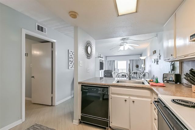 7310 Seawall Boulevard 907, Galveston, TX 77551