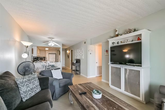 7310 Seawall Boulevard 907, Galveston, TX 77551