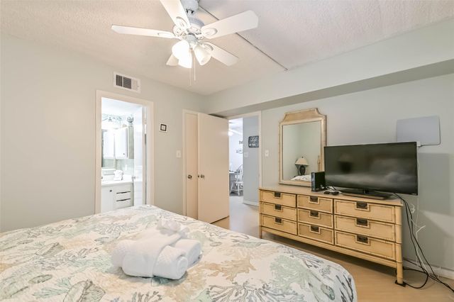 7310 Seawall Boulevard 907, Galveston, TX 77551