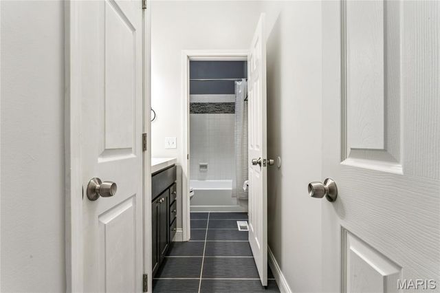 2666 Park Avenue, St Louis, MO 63104