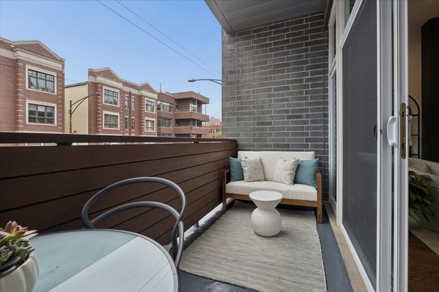 2837 N Halsted Street 2N, Chicago, IL 60657