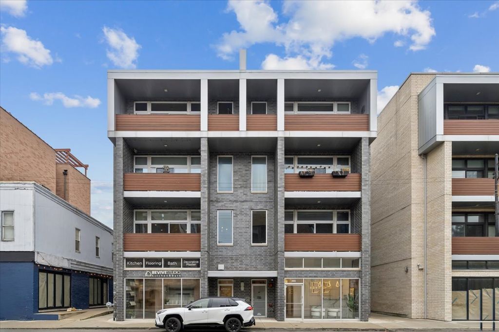 2837 N Halsted Street 2N, Chicago, IL 60657