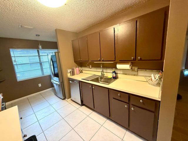 4893 Palm Hill Drive 22a, West Palm Beach, FL 33415