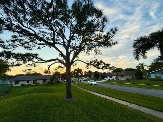 4893 Palm Hill Drive 22a, West Palm Beach, FL 33415