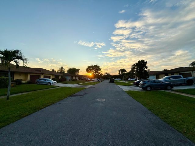 4893 Palm Hill Drive 22a, West Palm Beach, FL 33415