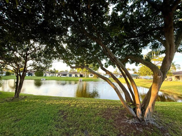 4893 Palm Hill Drive 22a, West Palm Beach, FL 33415
