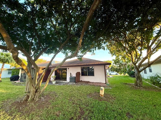 4893 Palm Hill Drive 22a, West Palm Beach, FL 33415