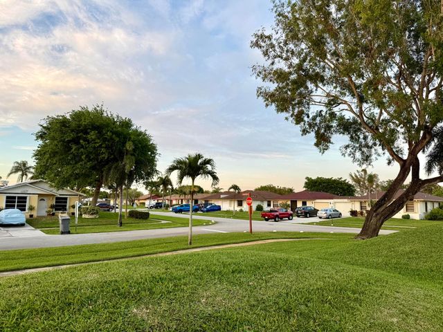 4893 Palm Hill Drive 22a, West Palm Beach, FL 33415
