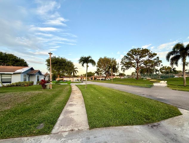 4893 Palm Hill Drive 22a, West Palm Beach, FL 33415