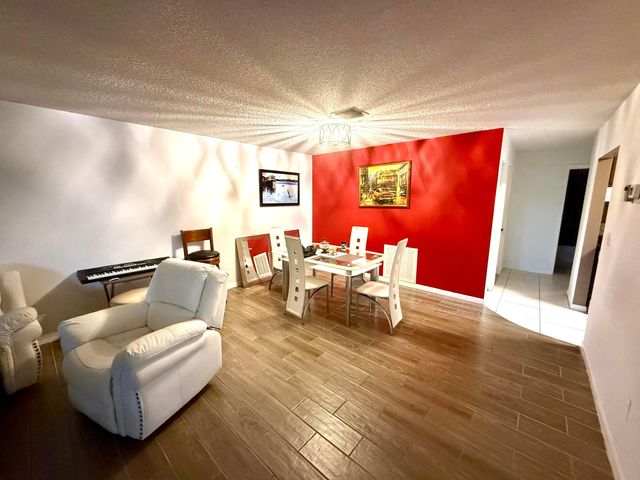 4893 Palm Hill Drive 22a, West Palm Beach, FL 33415