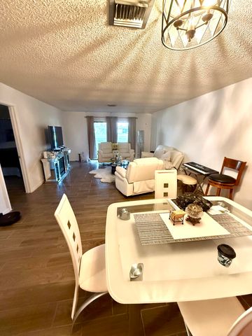 4893 Palm Hill Drive 22a, West Palm Beach, FL 33415