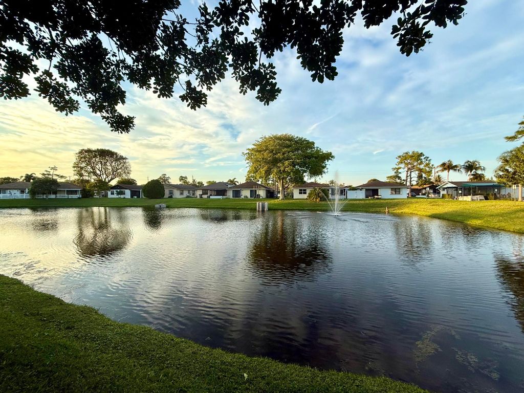 4893 Palm Hill Drive 22a, West Palm Beach, FL 33415