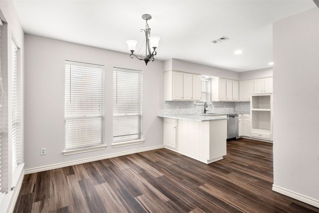 4404 Three Oaks Drive, Arlington, TX 76016