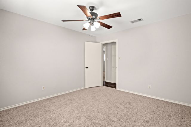 4404 Three Oaks Drive, Arlington, TX 76016