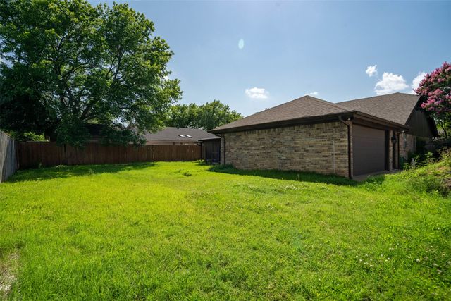 4404 Three Oaks Drive, Arlington, TX 76016