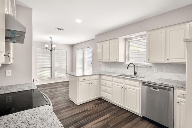 4404 Three Oaks Drive, Arlington, TX 76016