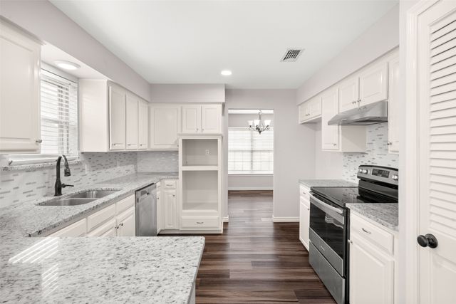 4404 Three Oaks Drive, Arlington, TX 76016