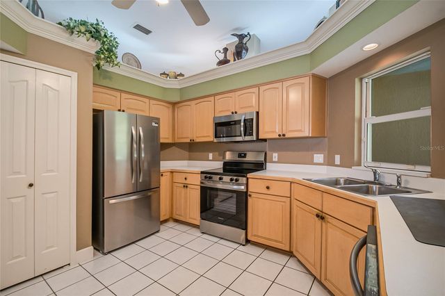 2672 LAKE JACKSON CIRCLE, Apopka, FL 32703