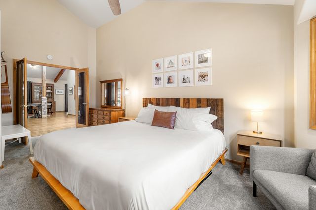 563 NE Soaring Court, Bend, OR 97701