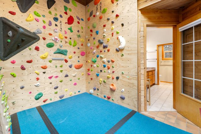 563 NE Soaring Court, Bend, OR 97701