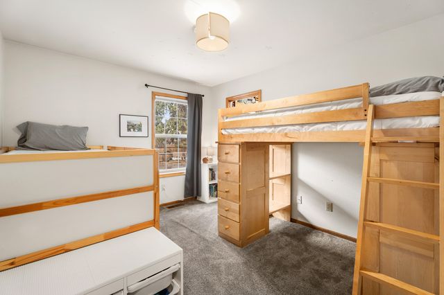 563 NE Soaring Court, Bend, OR 97701