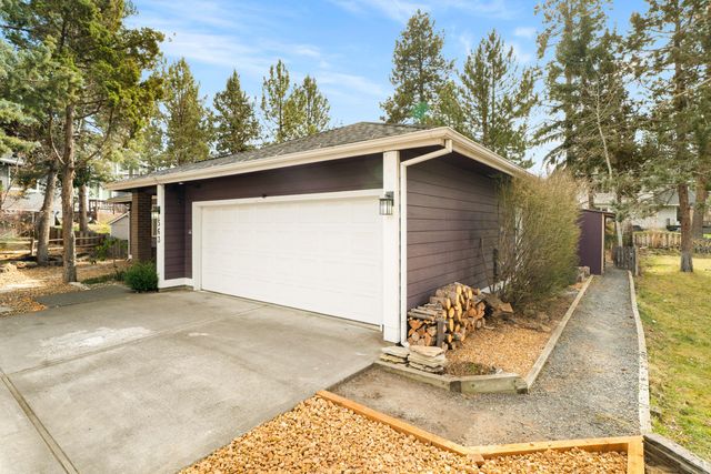 563 NE Soaring Court, Bend, OR 97701