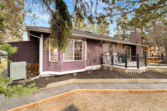 563 NE Soaring Court, Bend, OR 97701