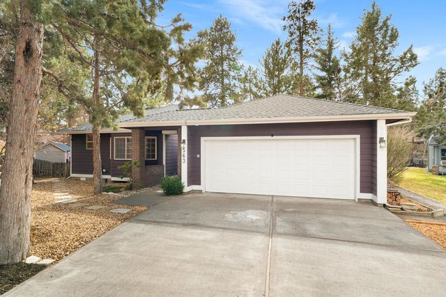 563 NE Soaring Court, Bend, OR 97701