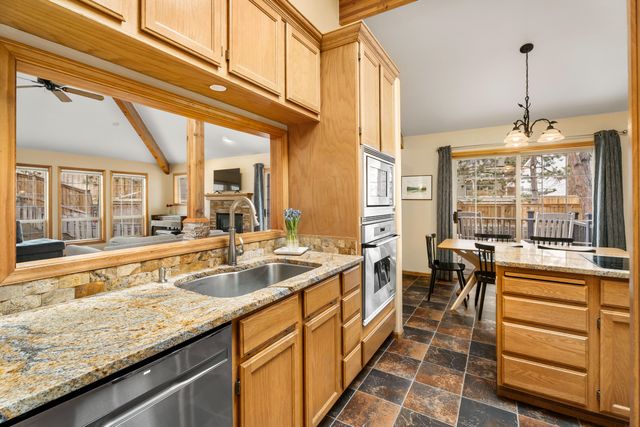 563 NE Soaring Court, Bend, OR 97701