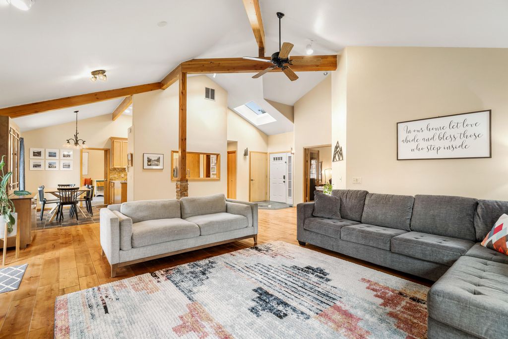 563 NE Soaring Court, Bend, OR 97701