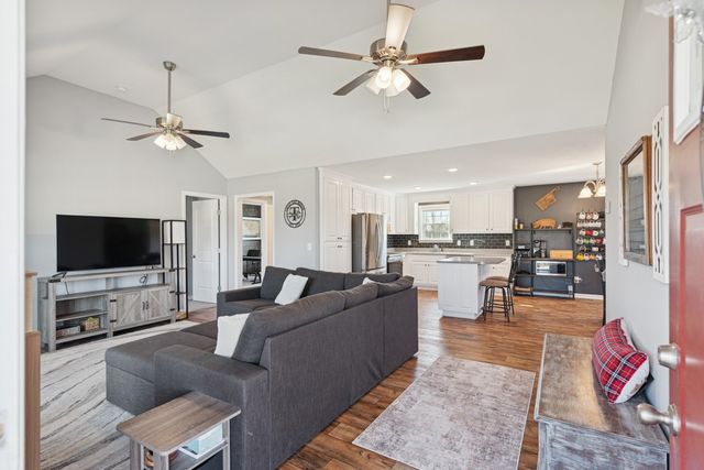 4915 Little Dry Creek Rd, Pulaski, TN 38478