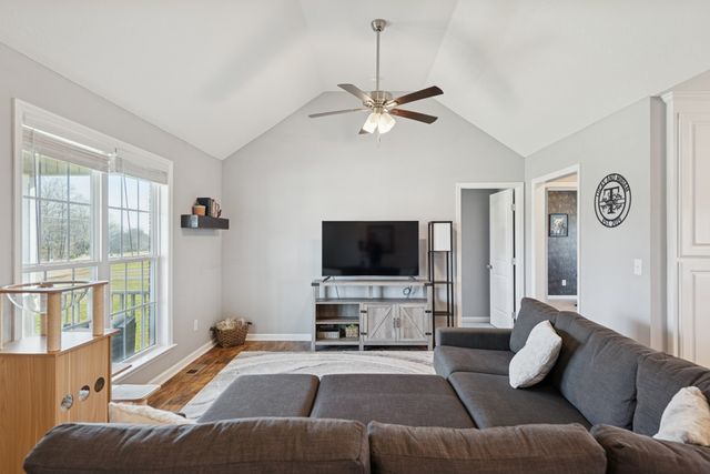 4915 Little Dry Creek Rd, Pulaski, TN 38478