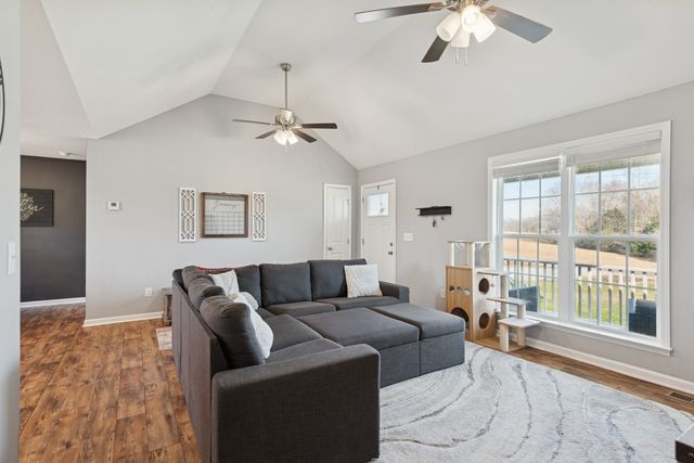 4915 Little Dry Creek Rd, Pulaski, TN 38478