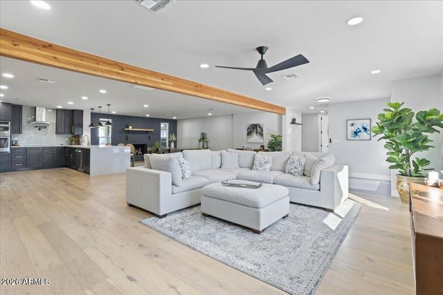 13234 N 11TH Avenue, Phoenix, AZ 85029