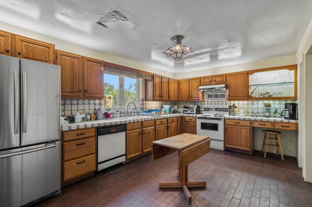 541 Agua Fria, Santa Fe, NM 87501