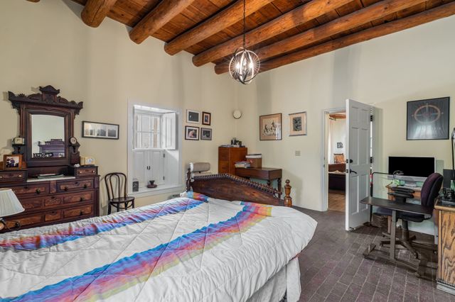 541 Agua Fria, Santa Fe, NM 87501