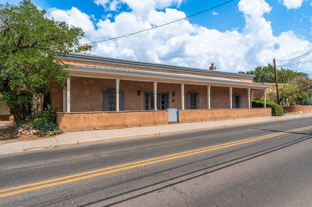 541 Agua Fria, Santa Fe, NM 87501