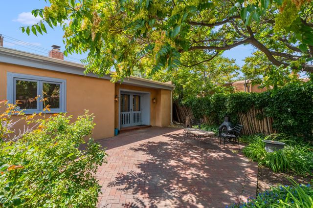 541 Agua Fria, Santa Fe, NM 87501