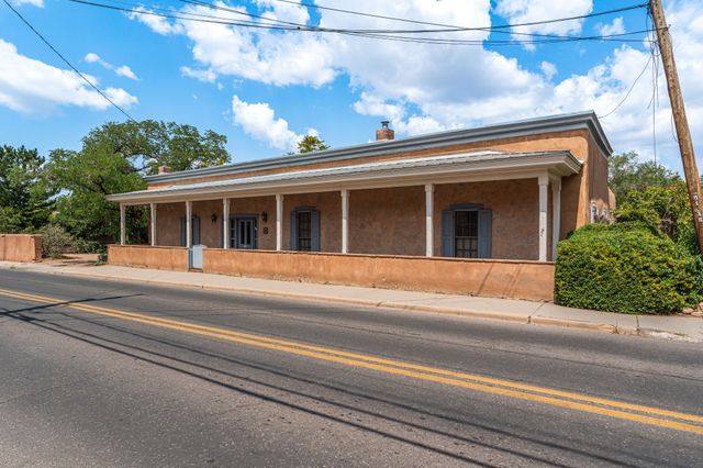 541 Agua Fria, Santa Fe, NM 87501
