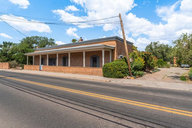541 Agua Fria, Santa Fe, NM 87501