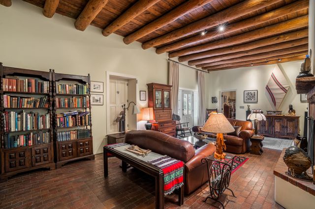 541 Agua Fria, Santa Fe, NM 87501