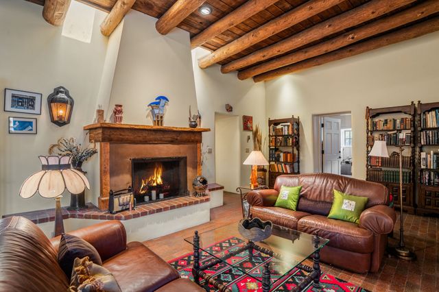 541 Agua Fria, Santa Fe, NM 87501