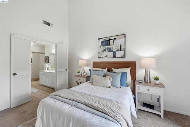 25930 Kay Ave 302, Hayward, CA 94545