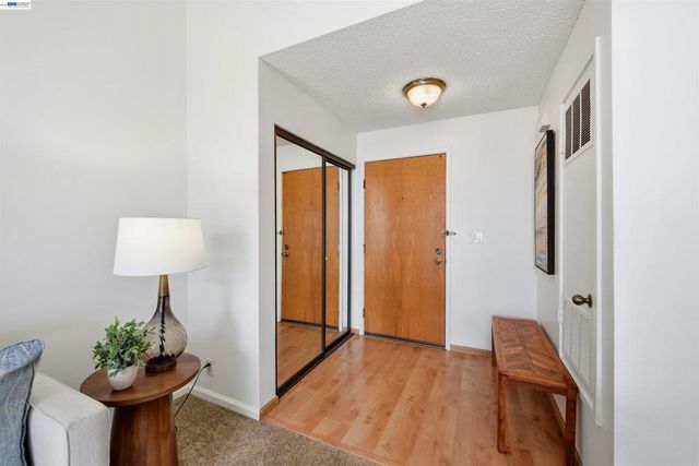 25930 Kay Ave 302, Hayward, CA 94545