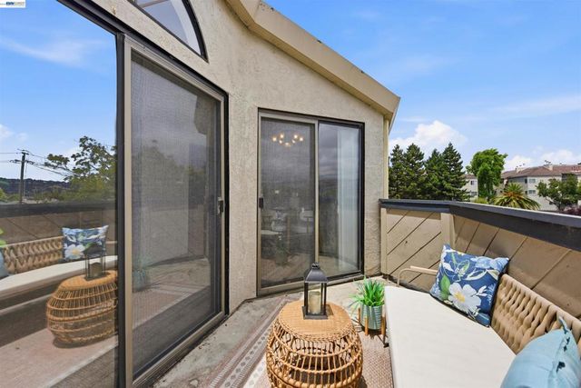 25930 Kay Ave 302, Hayward, CA 94545